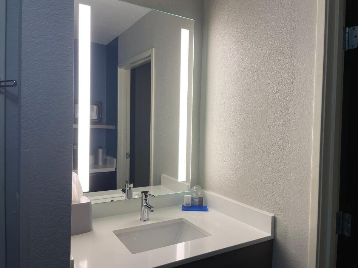 Holiday Inn Express Lapeer By Ihg Zewnętrze zdjęcie